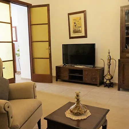 Born 23 - House With Pool In The Centre Of Lluchmayor. Free Wifi *