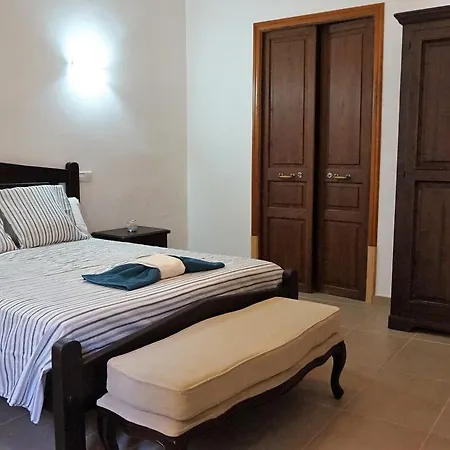 Born 23 - House With Pool In The Centre Of Lluchmayor. Free Wifi *